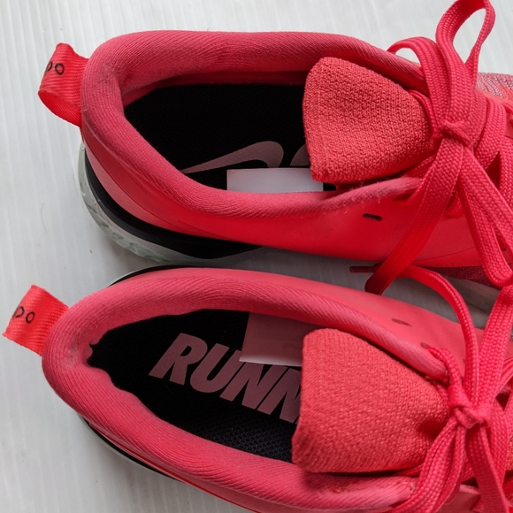 NIKE Odyssey React 2 Flyknit Pink Running Shoes - Picture 10 of 13